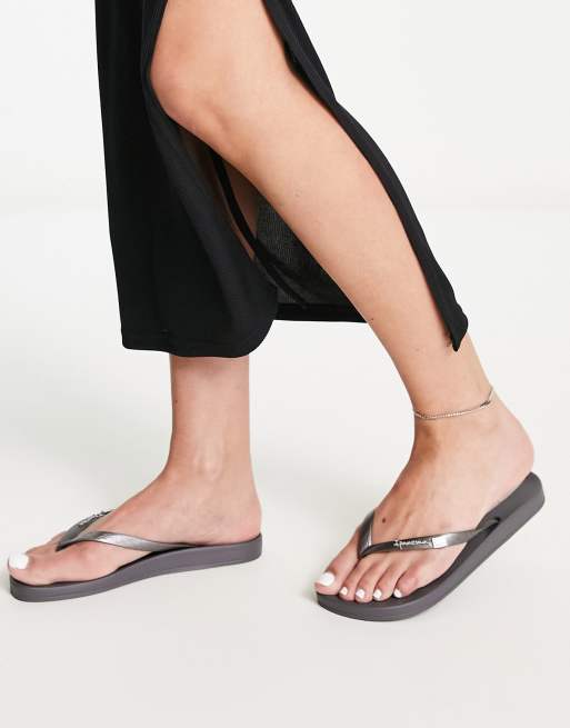 matchmaker inch viering Ipanema anatomic brazil flip flops in graphite | ASOS