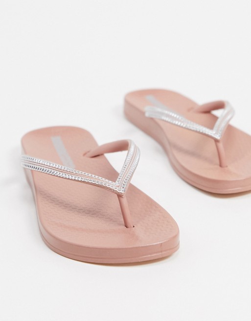 Ipanema anatomic fip flops in blush with silver