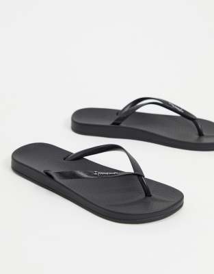 Ipanema Anatomic Flip Flop In Black In Black