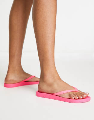 Ipanema Ipanema anatomic flip flops in bright pink