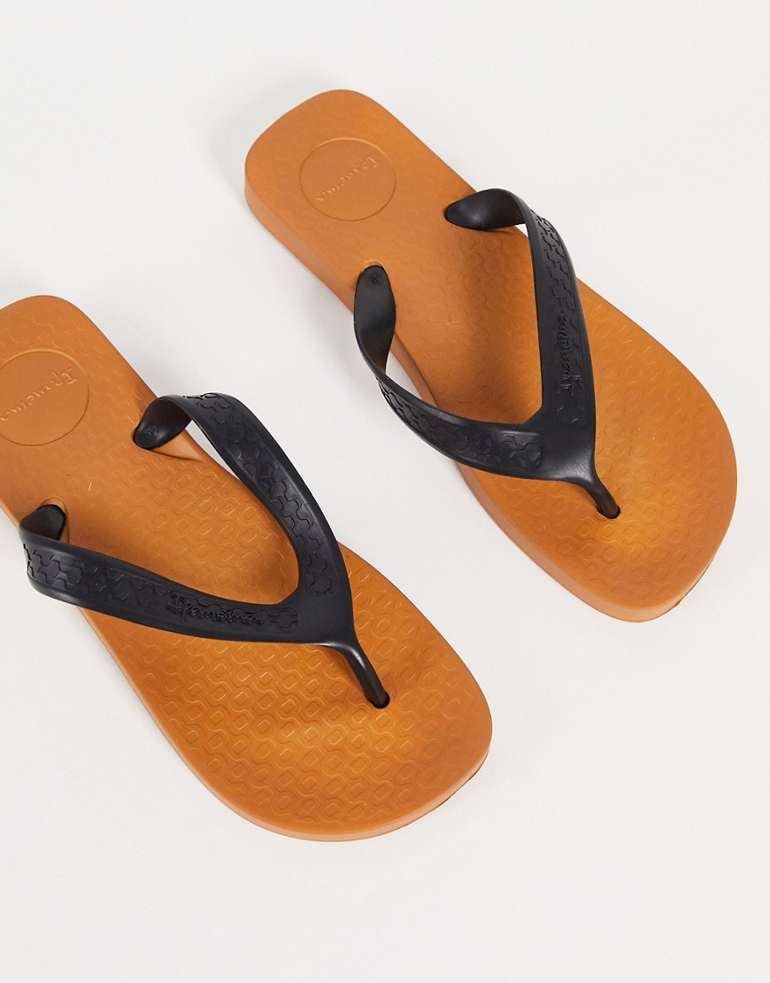 Ipanema Anatomic Surf Flip Flops With Contrast Sole In Black