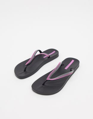 Ipanema Anatomica Lovely 21 flip flop sandal in black