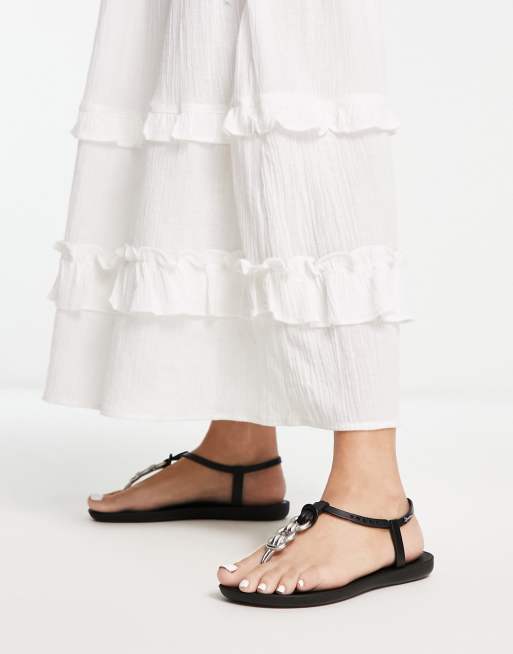 Ipanema charm links sandals in black | ASOS