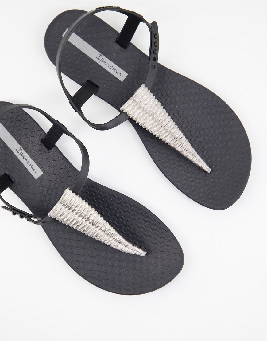 Ipanema Class sandals in black and silver
