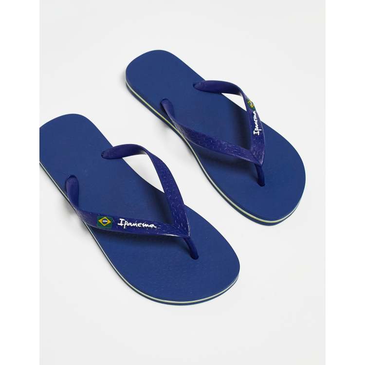 https://images.asos-media.com/products/ipanema-classic-brazil-21-flip-flops-in-navy/204070825-1-navy?$n_750w$&wid=750&hei=750&fit=crop