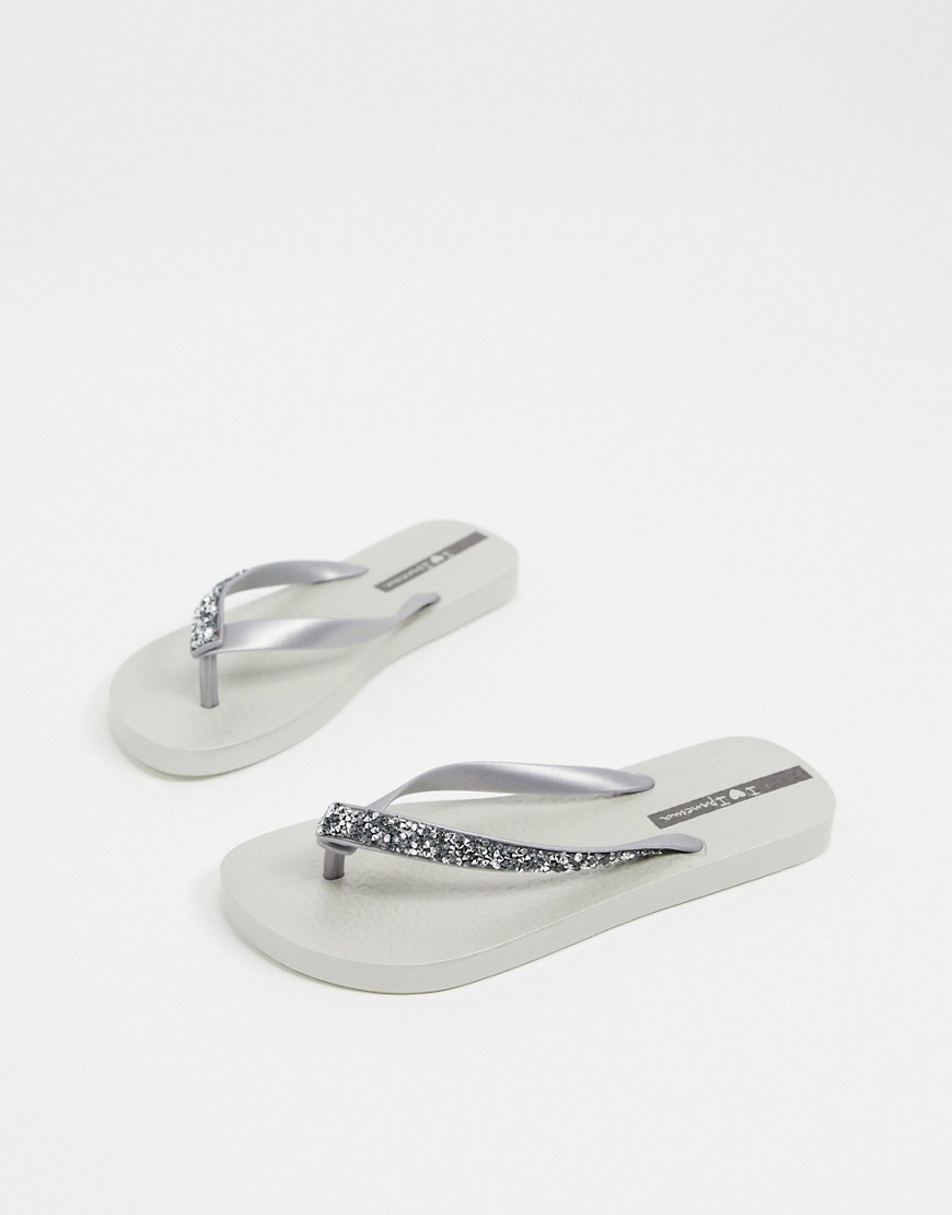 Ipanema glam flip flops in silver