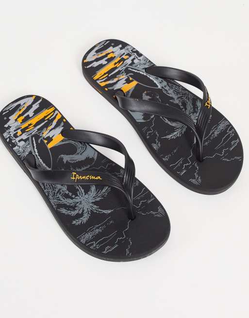 grote Oceaan Sobriquette software Ipanema posto surf print flip flops in black | ASOS