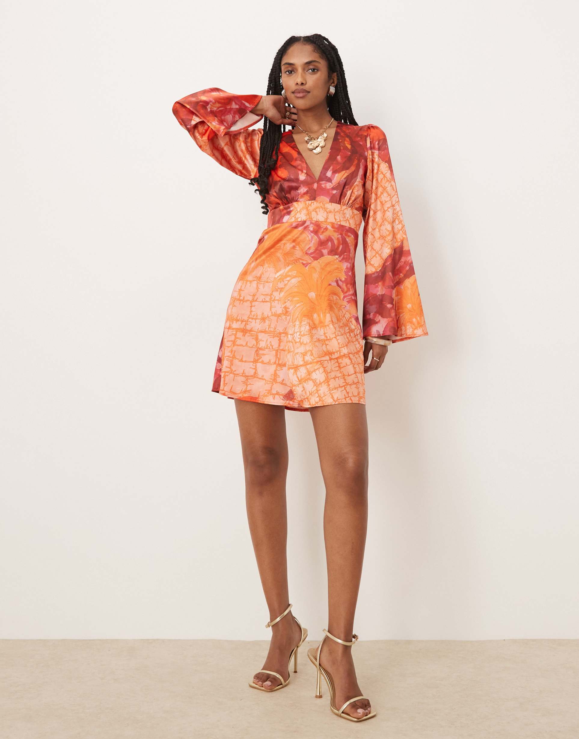 isabelle pennington-edmead nevis satin kimono sleeve mini dress in pineapple print