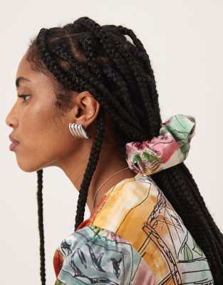 Isabelle Pennington-Edmead scrunchie in sanctuary print 4190₽