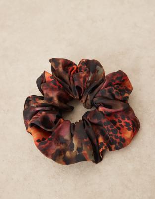 Isabelle Pennington Edmead Isabelle Pennington-edmead Scrunchie