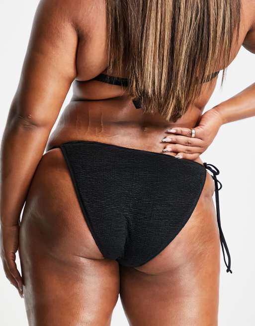 Ivory Rose Plus – Gekräuselter Bikinislip in Schwarz mit seitlichem Bindeband, 2 von 4