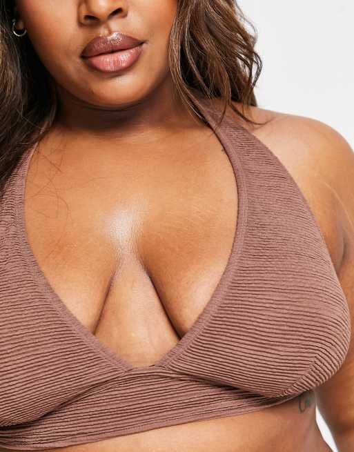 Ivory Rose Plus – Neckholder-Bikinioberteil in Braun in Knitteroptik, 4 von 4