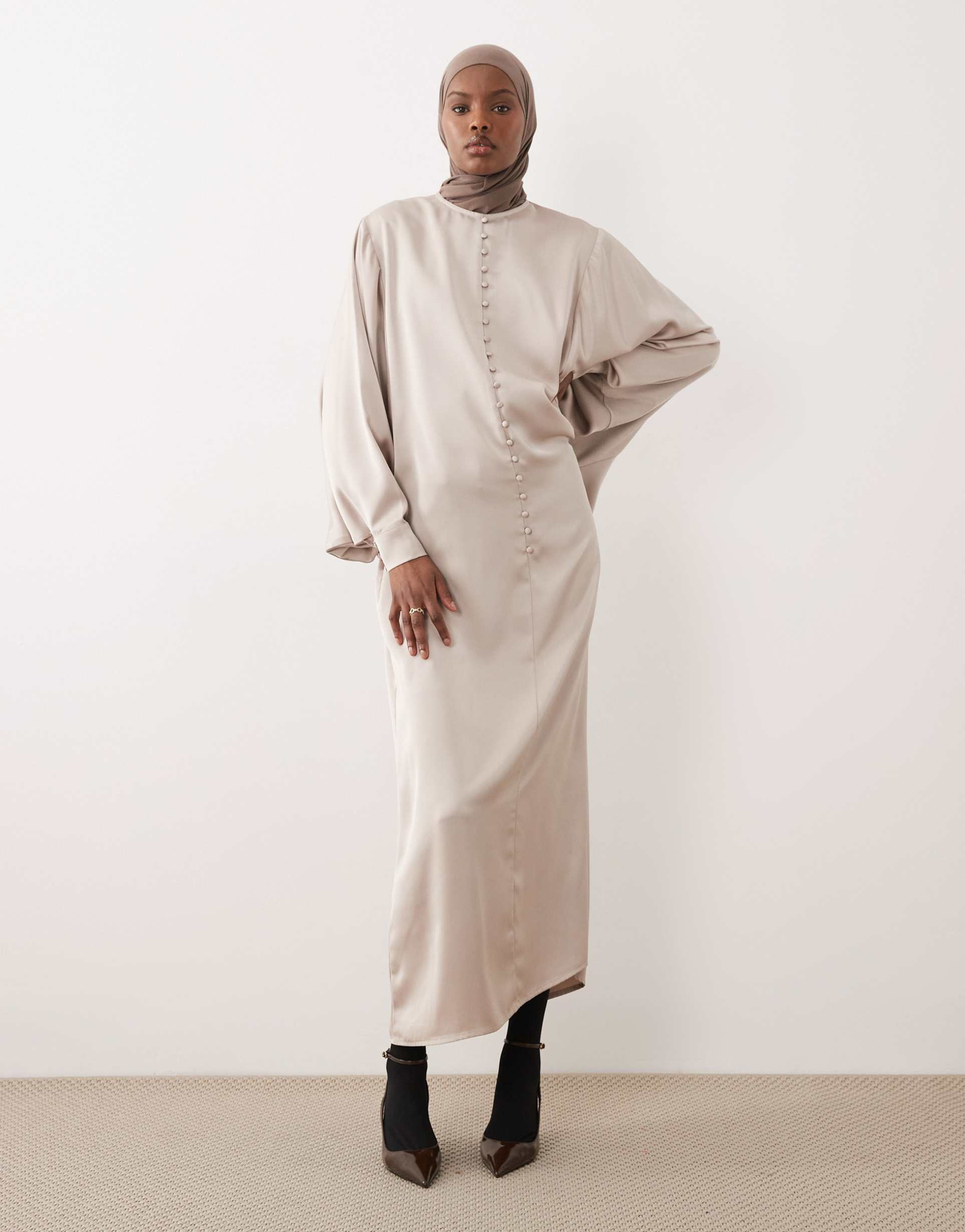 iyal button detailing wide sleeve caftan in oyster