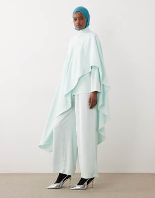 IYAL - Cape in Minzgrün mit asymmetrischer Drapierung, Kombiteil
