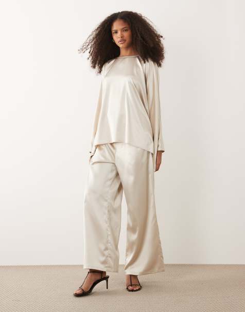 IYAL - Co-ord set van satijnen top en broek in crème - view 1