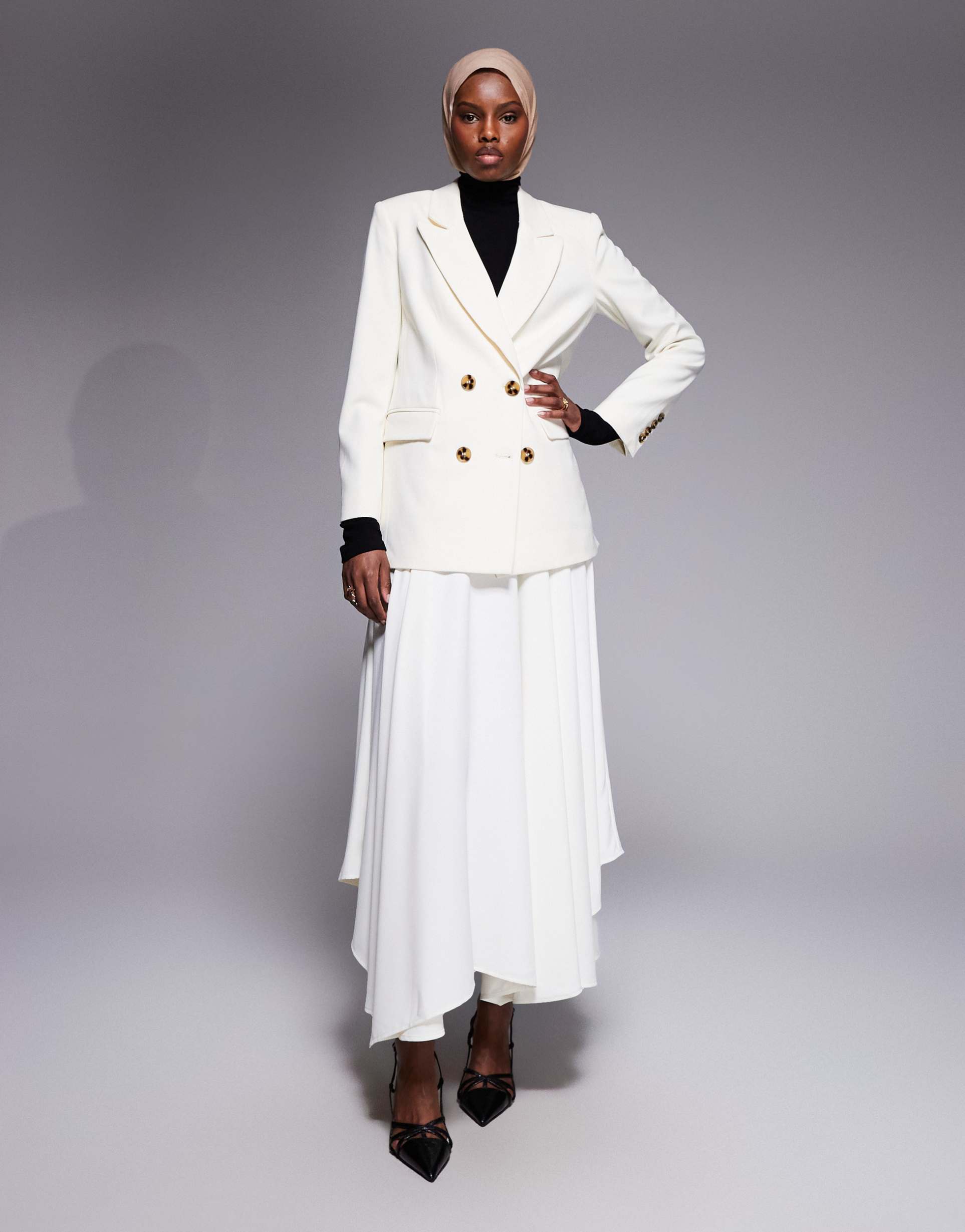 iyal high waist tiered maxi skirt in cream