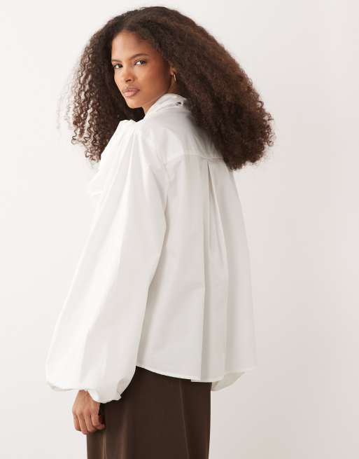 IYAL - Hvid poplin-skjorte med oversized sløjfedetalje i bomuld, 3 af 4