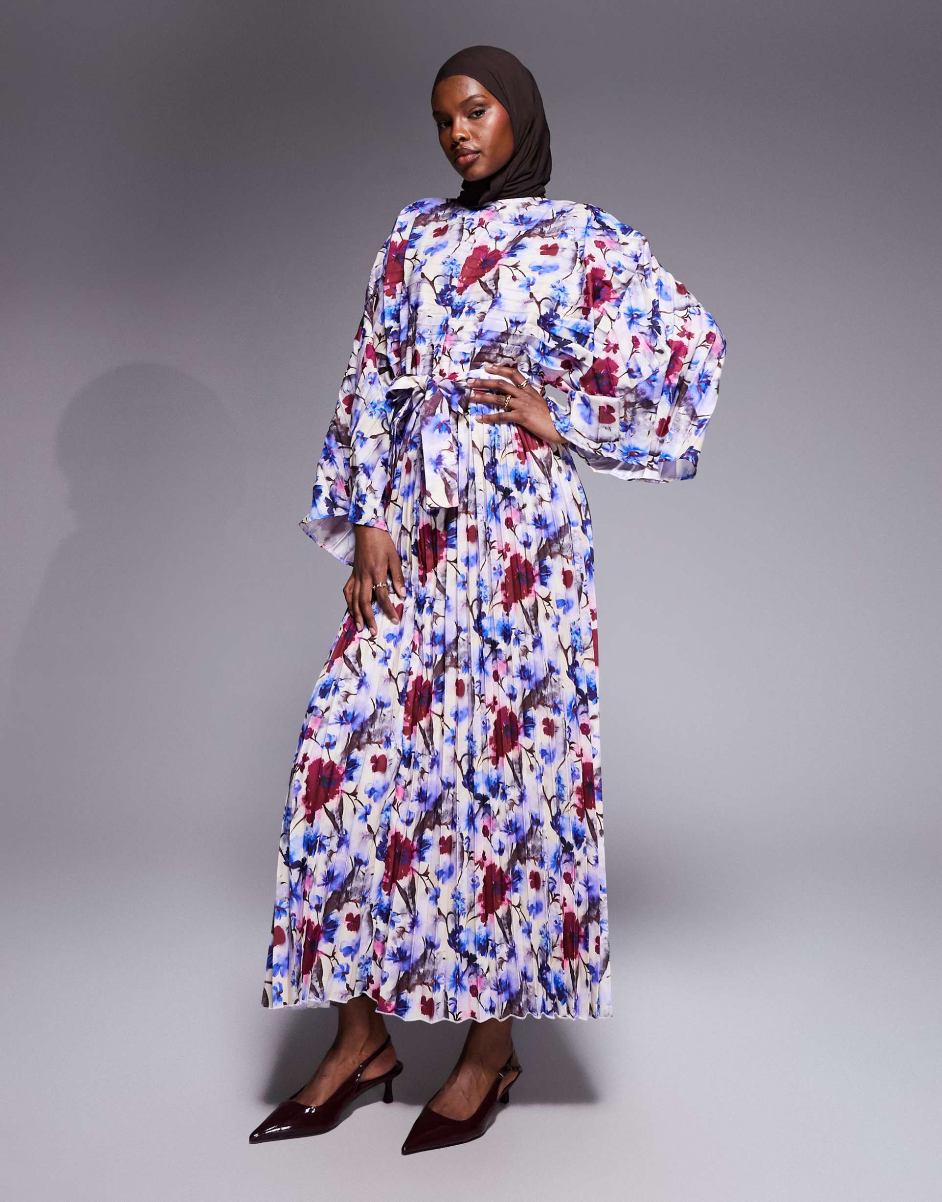 iyal long sleeve pleated detail kaftan dress in blue floral print