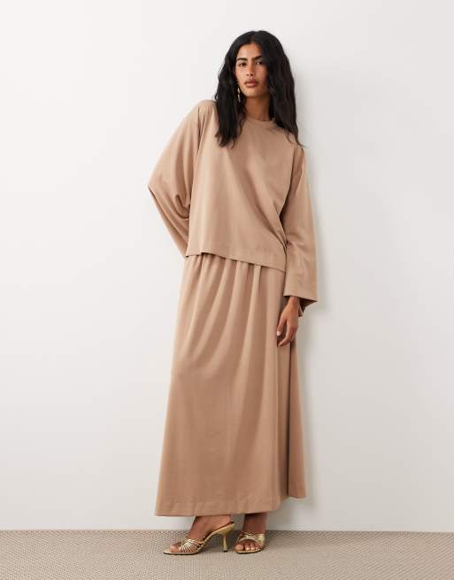 IYAL luxe wide sleeve top, abaya and maxi skirt set in camel, 3 of 4