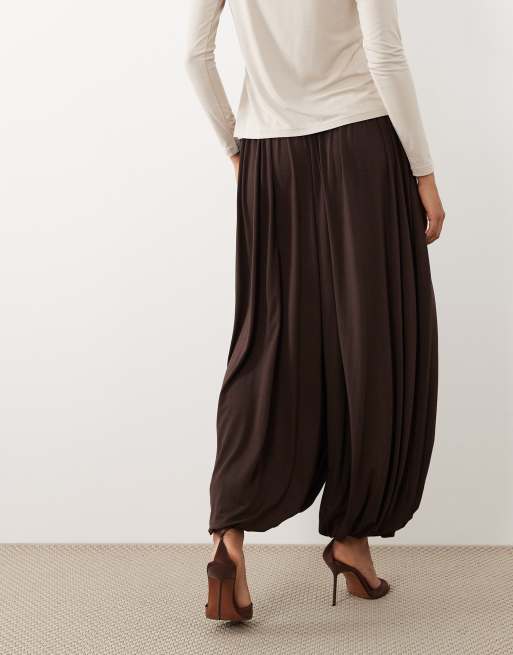IYAL - Pantalon bouffant en jersey resserré aux chevilles - Marron, 3 de 5