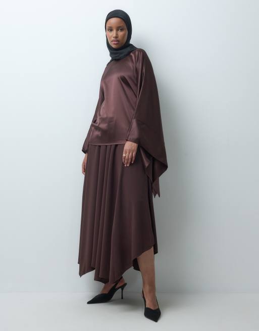 IYAL satin co-ord-top med ekstremt draperede ærmer i chokoladebrun, 4 af 4