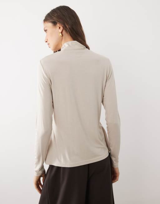 IYAL – Wickeloberteil aus Bambus in Beige mit Cape-Detail, 3 von 4