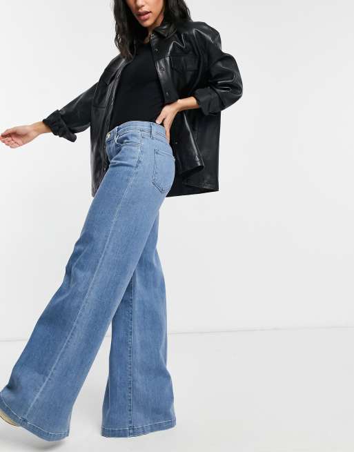 J Brand - Evytte - Jeans in jaren 70-stijl met wijde pijpen en normale taille in middenblauwe wassing