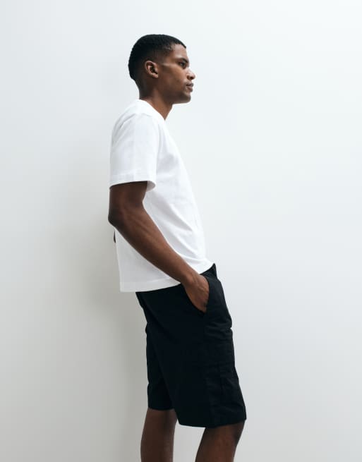 Jack & Jones 2 pack cargo shorts in beige and black, 3 of 5