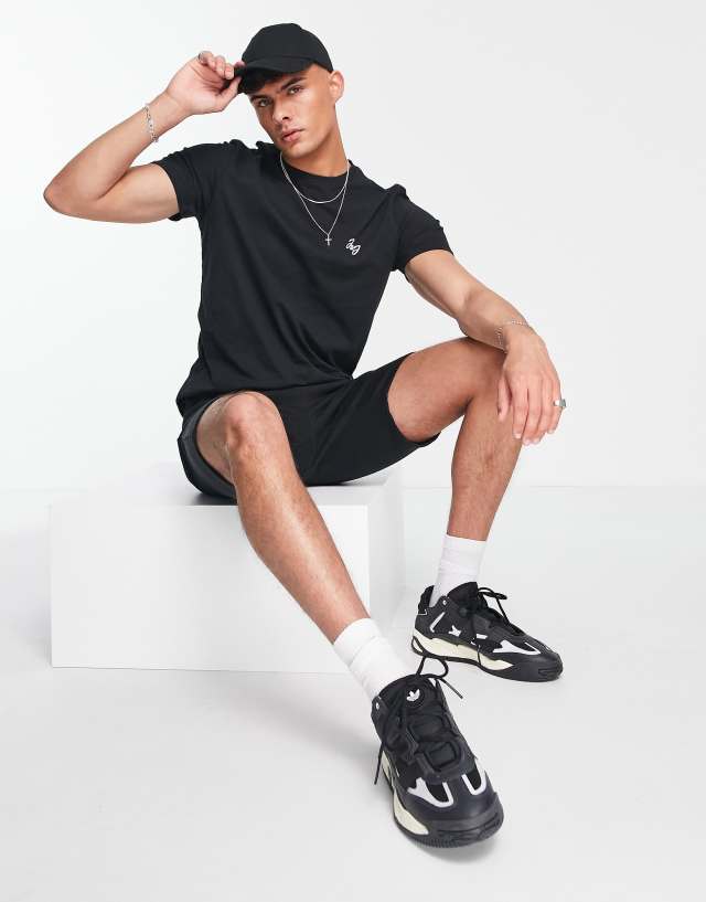 Jack & Jones 2 piece T-shirt & shorts set in black