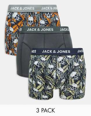 Jack & Jones 3 pack trunks in skull print in navy