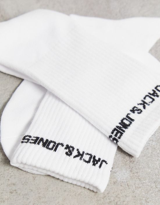 https://images.asos-media.com/products/jack-jones-5-pack-different-style-crew-socks-in-white/23818975-3?$n_550w$&wid=550&fit=constrain
