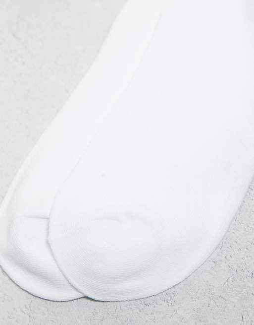 Jack & Jones – 5er-Pack Sportsocken in Weiß mit leuchtenden Streifen, 2 von 3