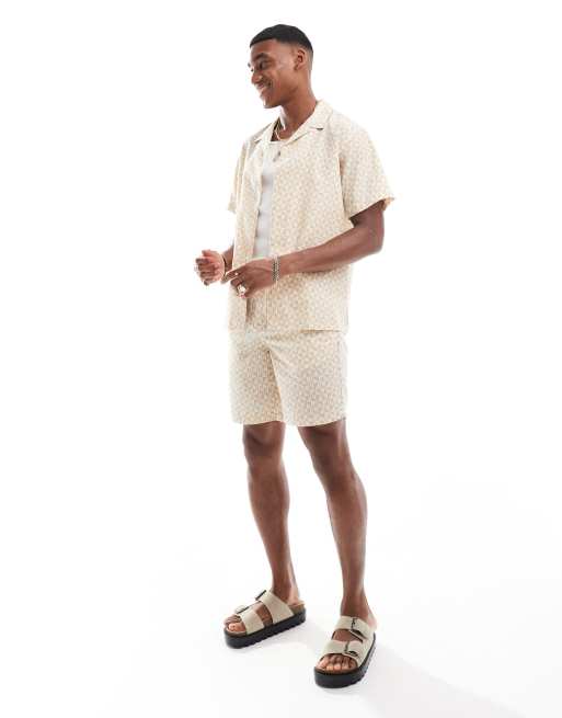 Jack & Jones - Camicia oversize beige con colletto a rever e stampa geometrica, 2 di 4