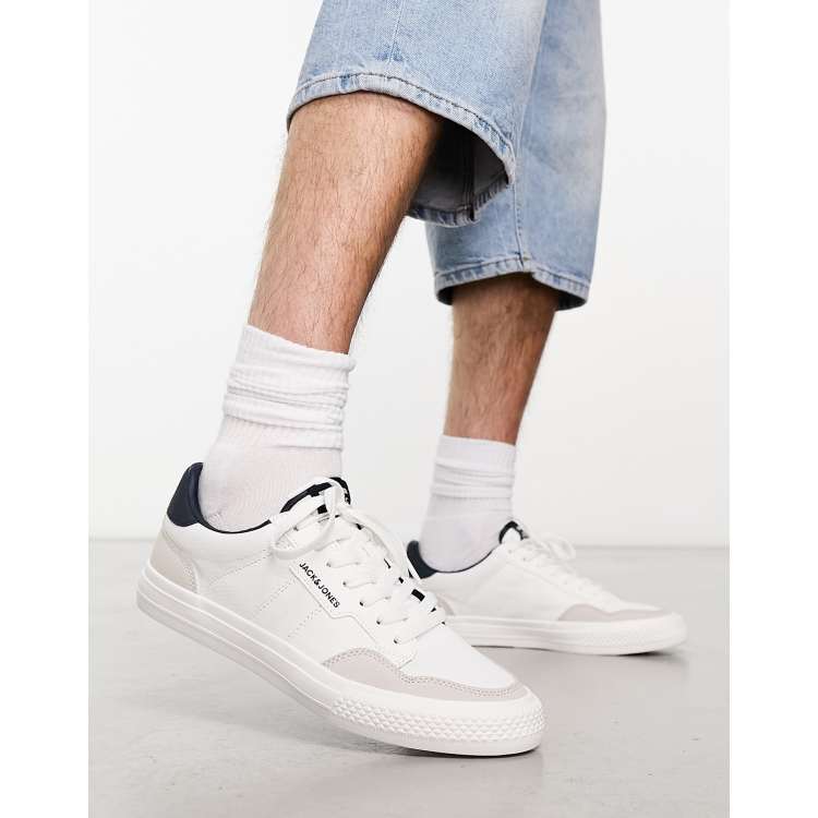 Jack Jones Canvas Sneaker in WeiB mit kontrastierenden Einsatzen ASOS