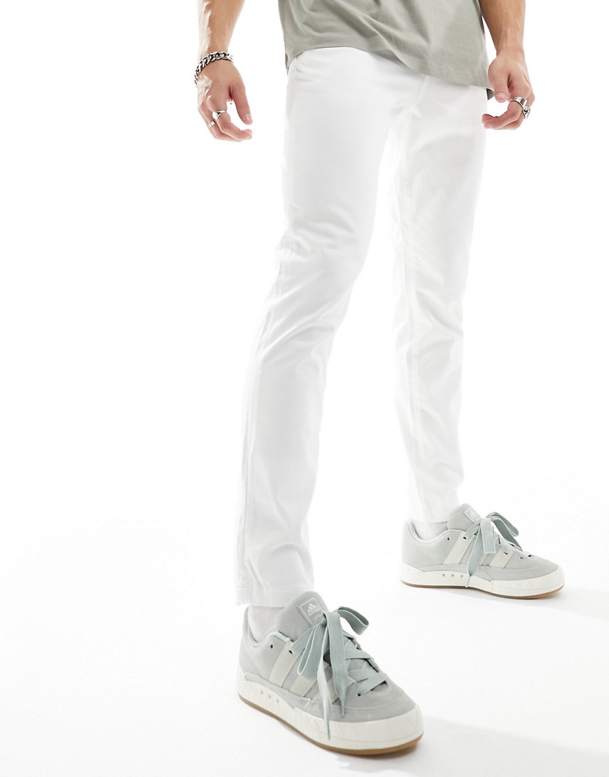 chinos in slim fit white