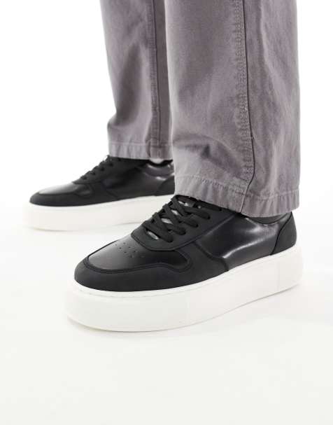 Jack & Jones chunky trainer with contrast sole in black - view 1