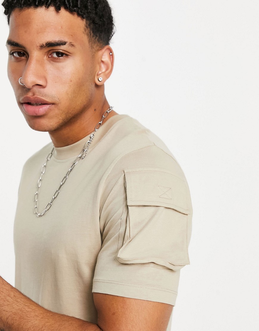 Jack & Jones Core oversize t-shirt with sleeve pocket in beige-Neutral