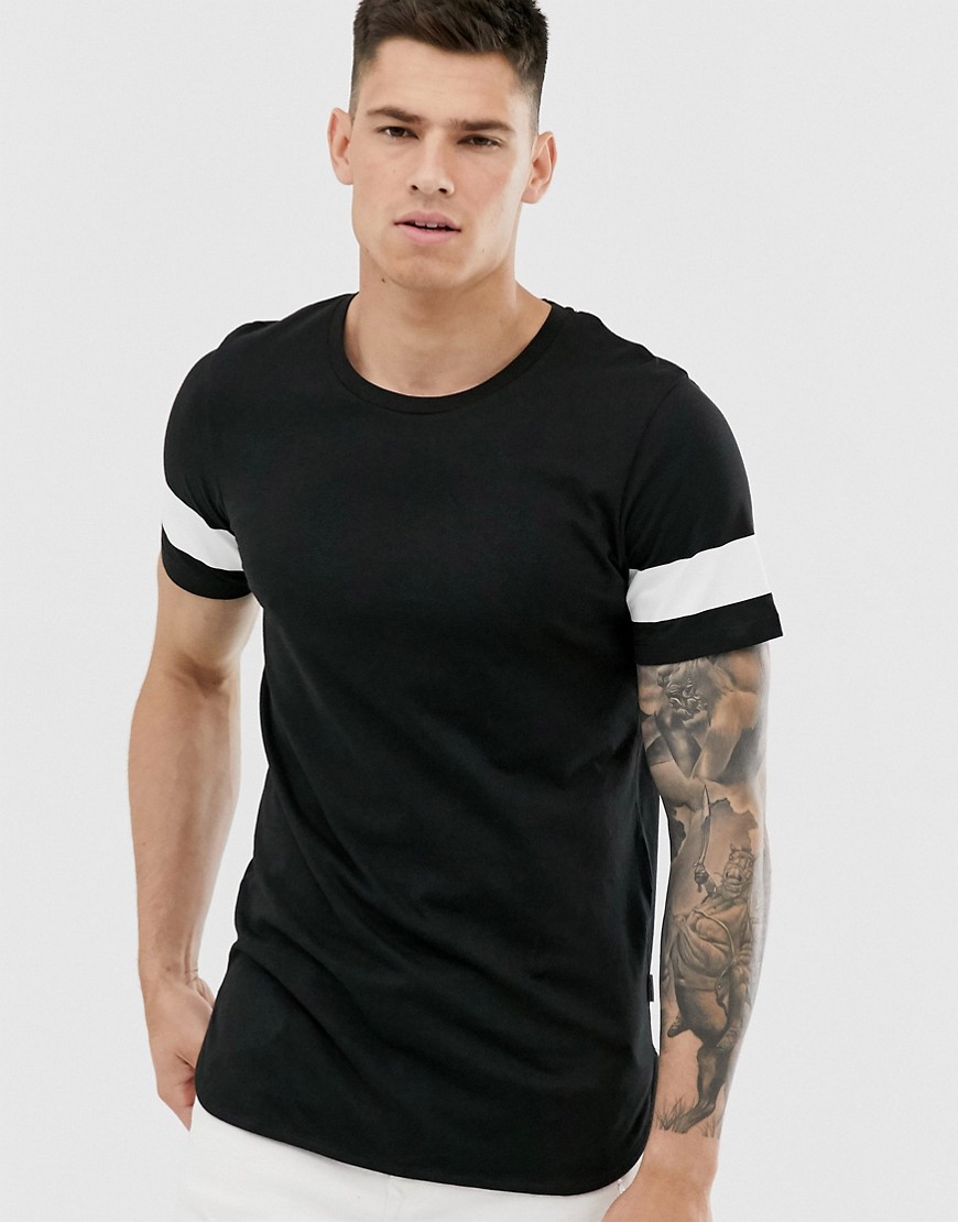 Jack & Jones - Core - T-shirt nera con logo a fettuccia oversize sulle maniche-Nero