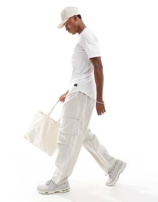 Jack & Jones Essentials Longline T-shirt With Curve Hem In White