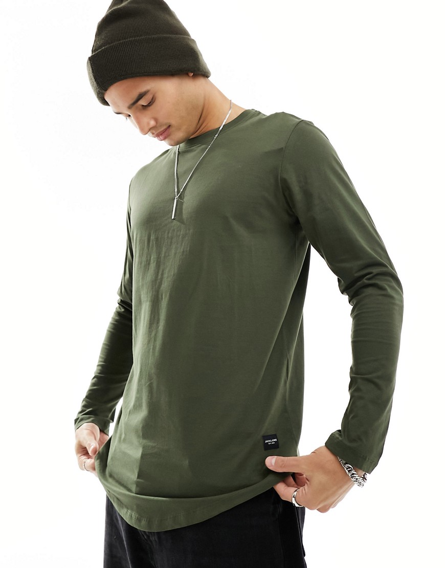 Jack & Jones Essentials organic cotton long sleeve top with curve hem in khaki-Green