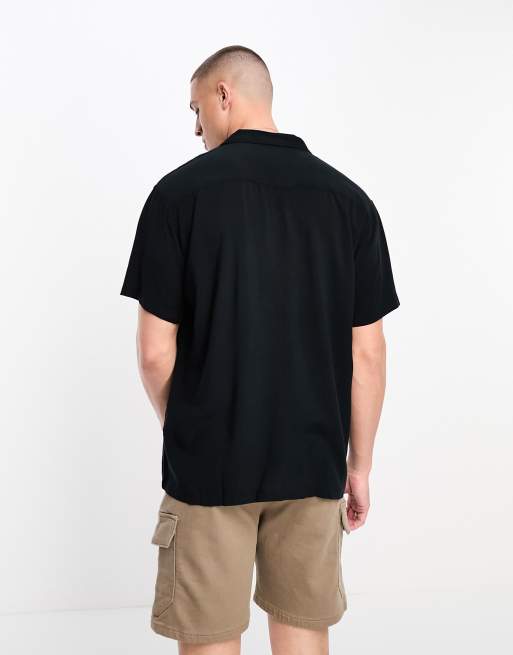 Jack & Jones Essentials short sleeve revere collar viscose shirt in black, 2 of 4