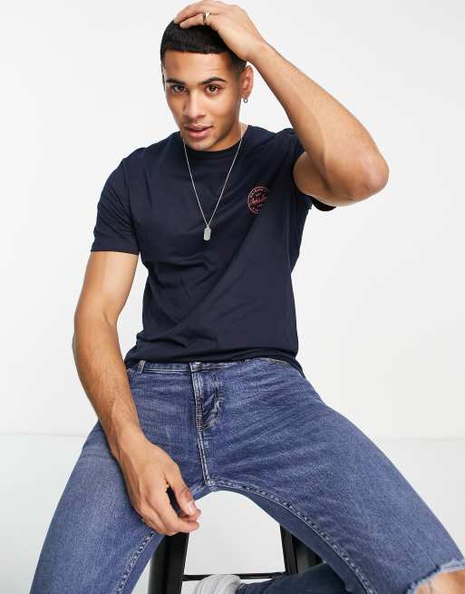 Jack & Jones Essentials - T-shirt con stampa del logo sul petto, colore blu navy 