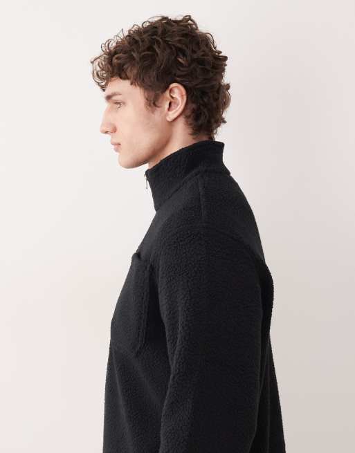Jack & Jones – Fleece-Sweatshirt in Schwarz mit kurzem Reißverschluss und Muster, 4 von 5