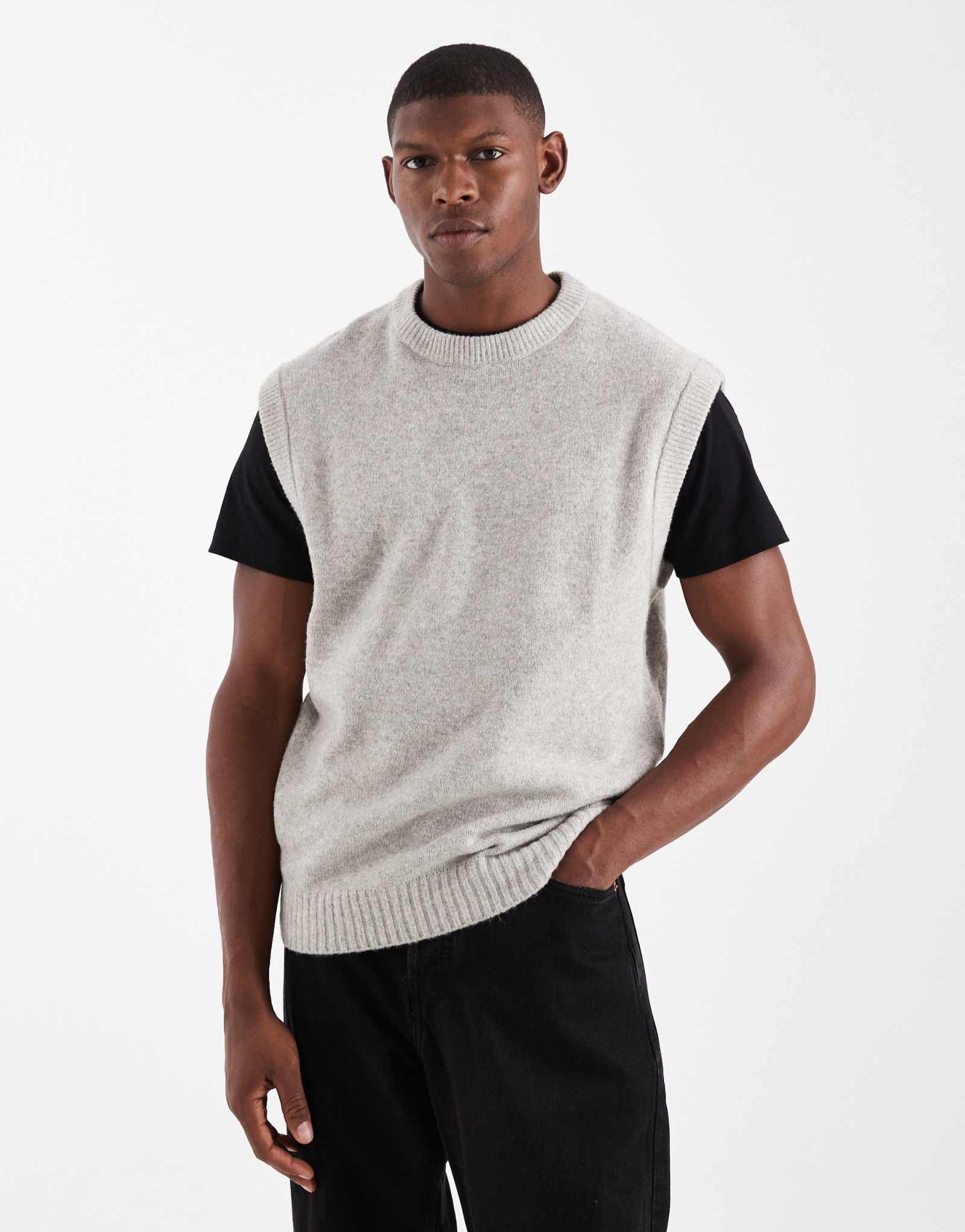 Пушистый вязаный жилет Jack &Jones серого цвета