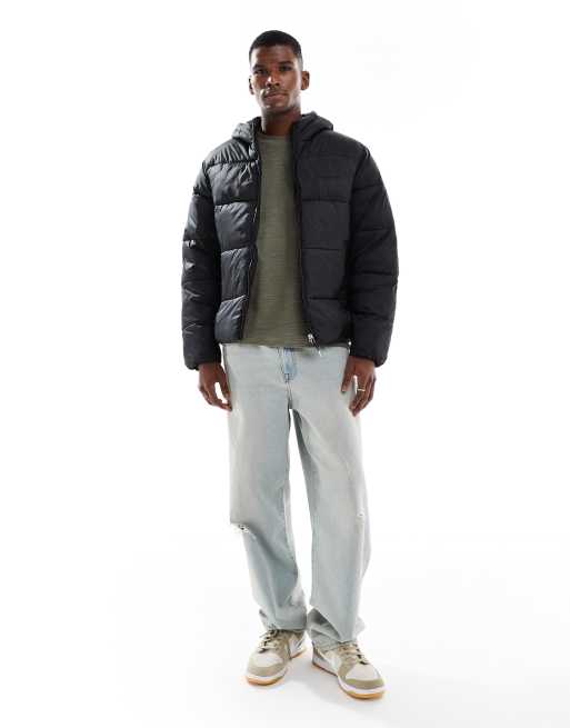 Jack & Jones - Gewatteerd jack met capuchon en glanzend oppervlak in zwart, 2 van 5