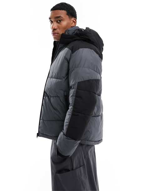Jack & Jones - Gewatteerd jack met contrasterende vlakken in grijs - view 1