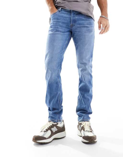 Jack & Jones – Glenn – Schmal zulaufende Jeans in mittelblauer Waschung mit schmalem Schnitt, 4 von 5