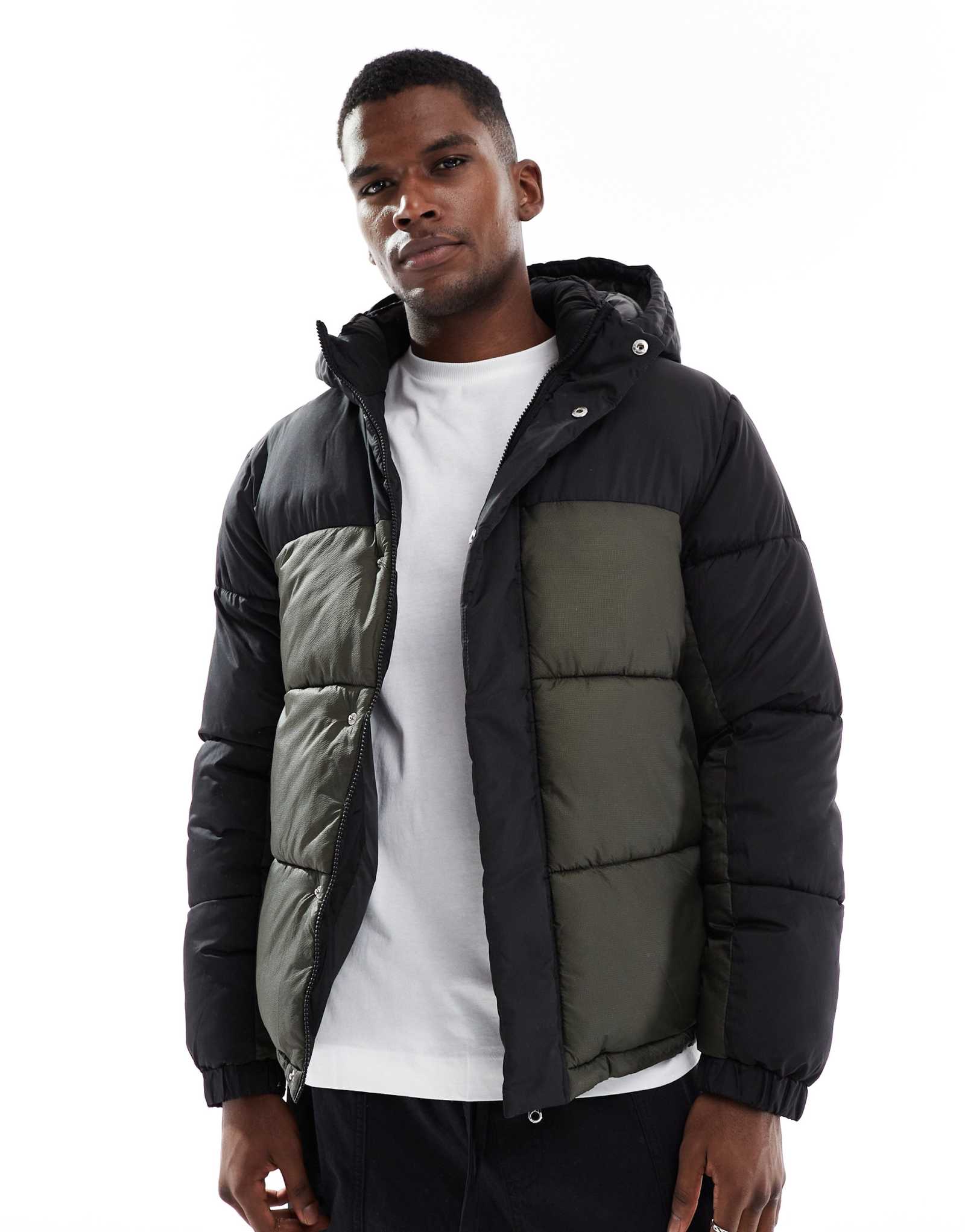 Черно-зеленая пуховая куртка Jack &Jones с капюшоном из цветного блока