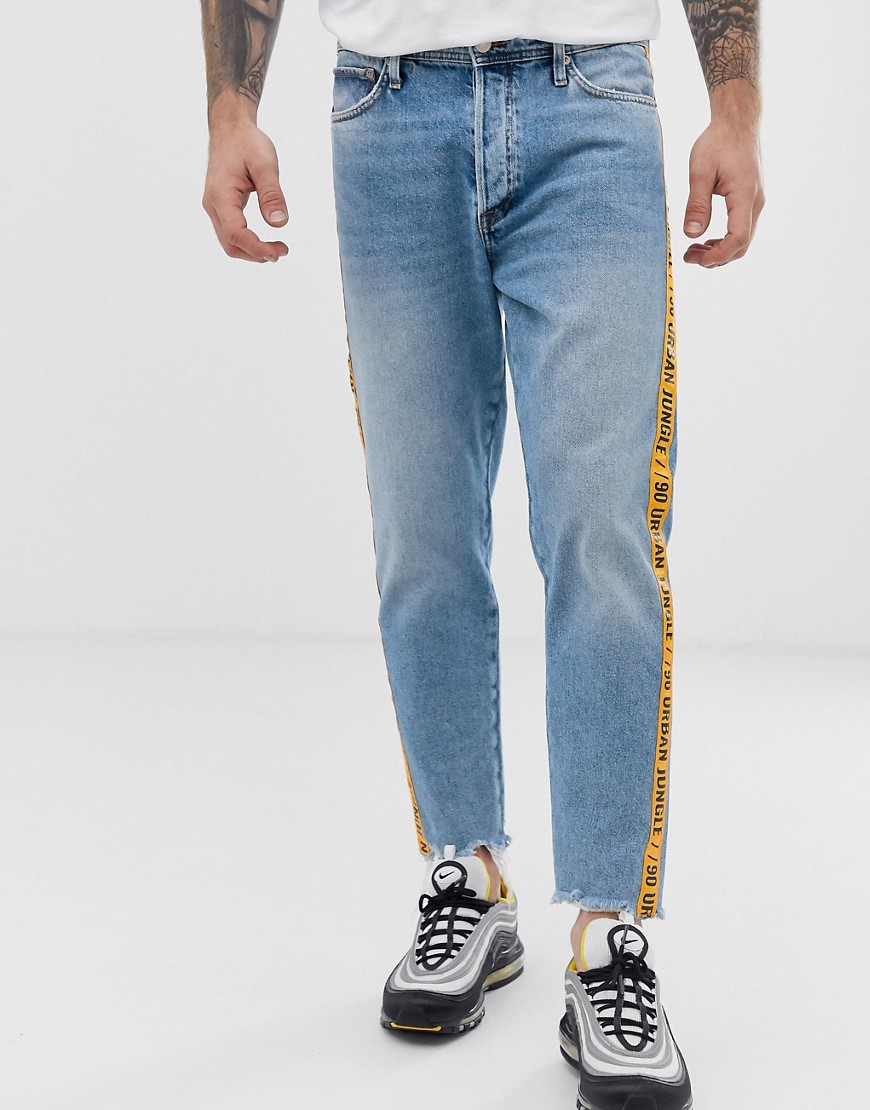 Jack & Jones Intelligence – Avsmalnande jeans med tryck-Blå