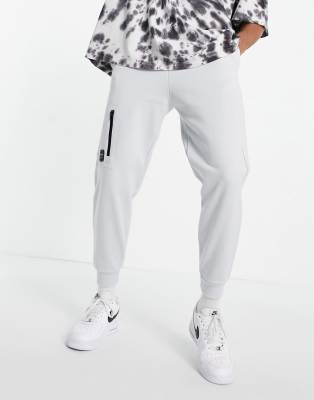 loose fit cargo sweatpants